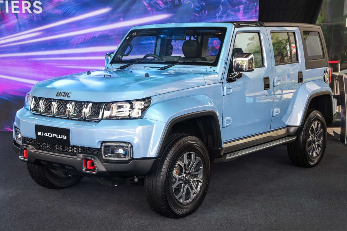 Fitur Makin Lengkap, Harga BAIC BJ40 Plus 2025 Turun Rp 90 Jutaan!