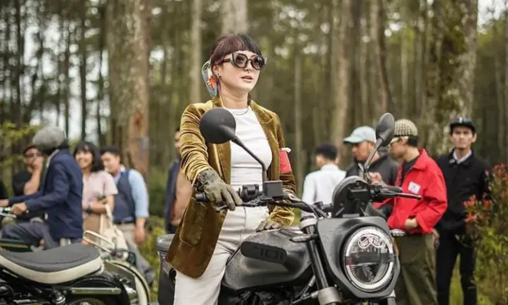 Mengintip Spesifikasi Menarik Husqvarna Svartpilen 701: Naked Bike Keren Milik Poppy Sovia