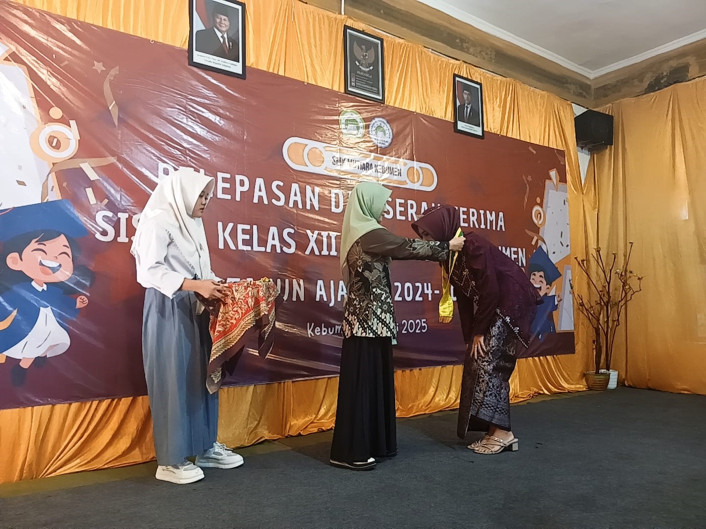 SMK Mutiara Kebumen Lepas 44 Siswa