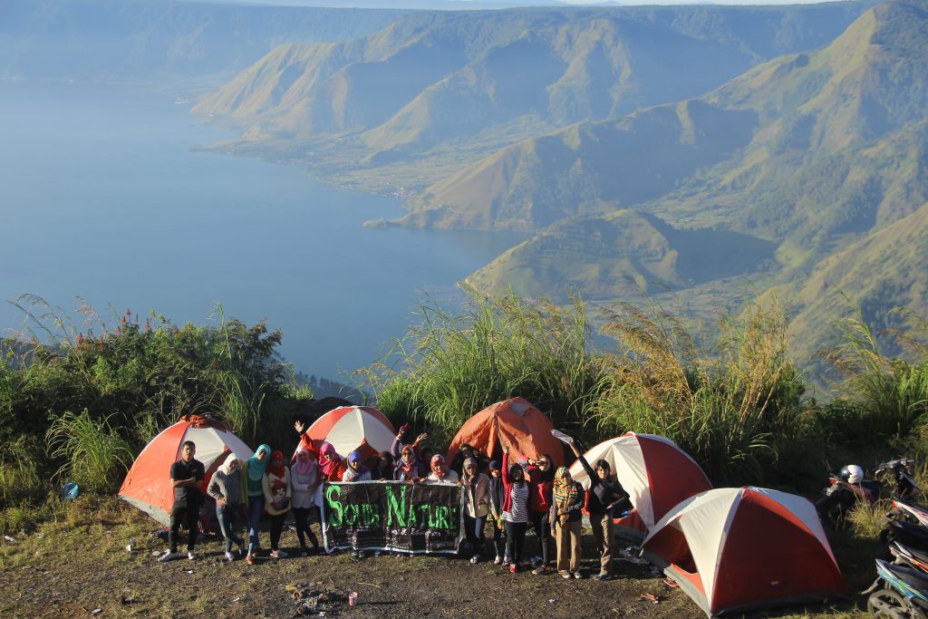 3 Destinasi Camping Terbaik di Indonesia, Sangat Indah!