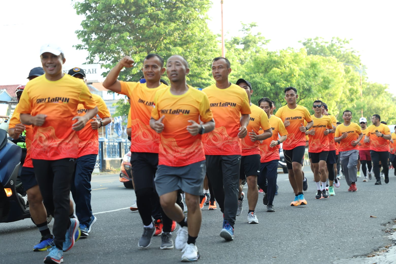 Rayakan HUT ke-66 Pertamina, GM dan Perwira Kilang Cilacap Lari 66 Km