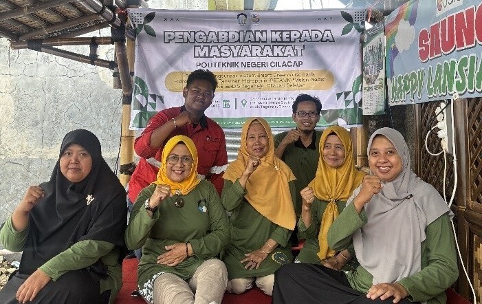 Penerapan Smart Greenhouse pada Sistem Hidroponik Pegiat Tanaman Hidroponik (PETANIK) Melon Gadis 
