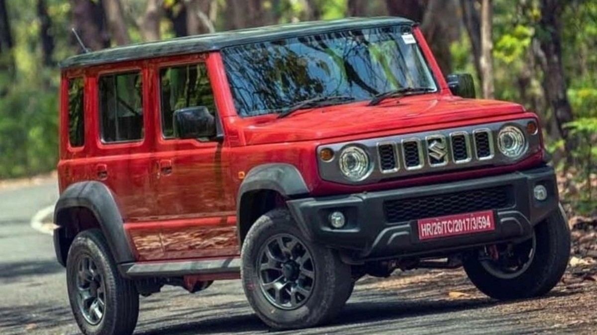 Suzuki Jimny 2025 Tampil Lebih Panjang dan Mewah, Ini Harga dan Rivalnya