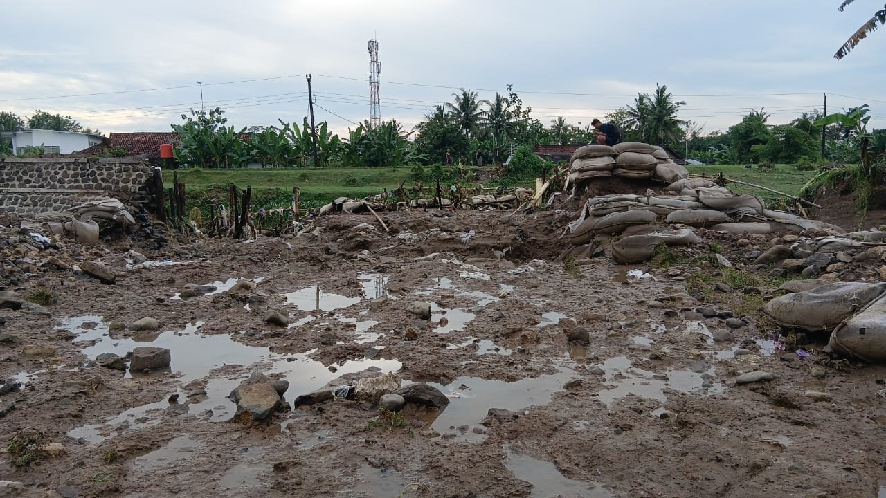 Sungai Karanganyar Jebol Tiga Kali dalam Setahun