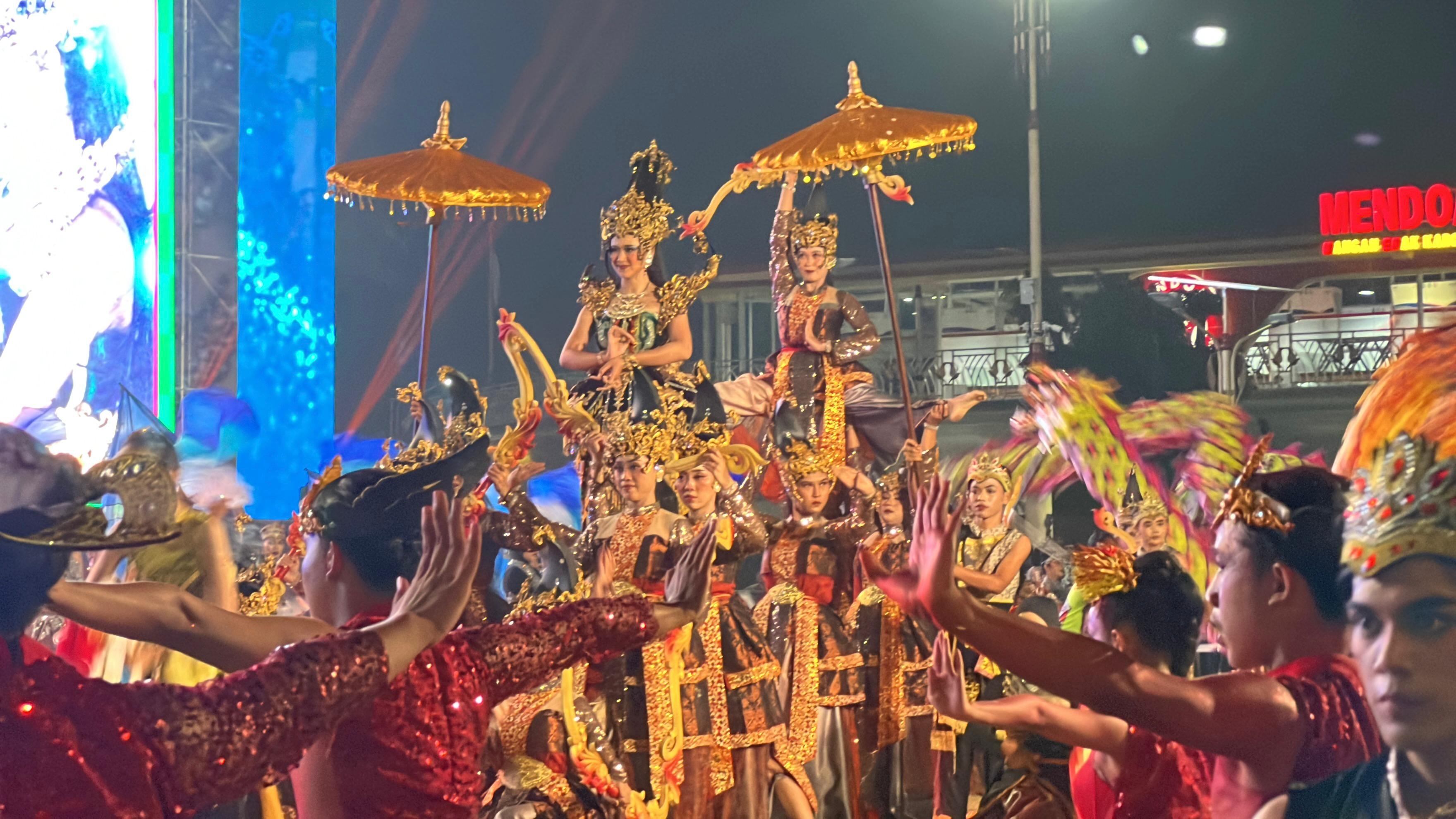 Tari Kolosal dan Drone Show Meriahkan Kebumen Fest 2025