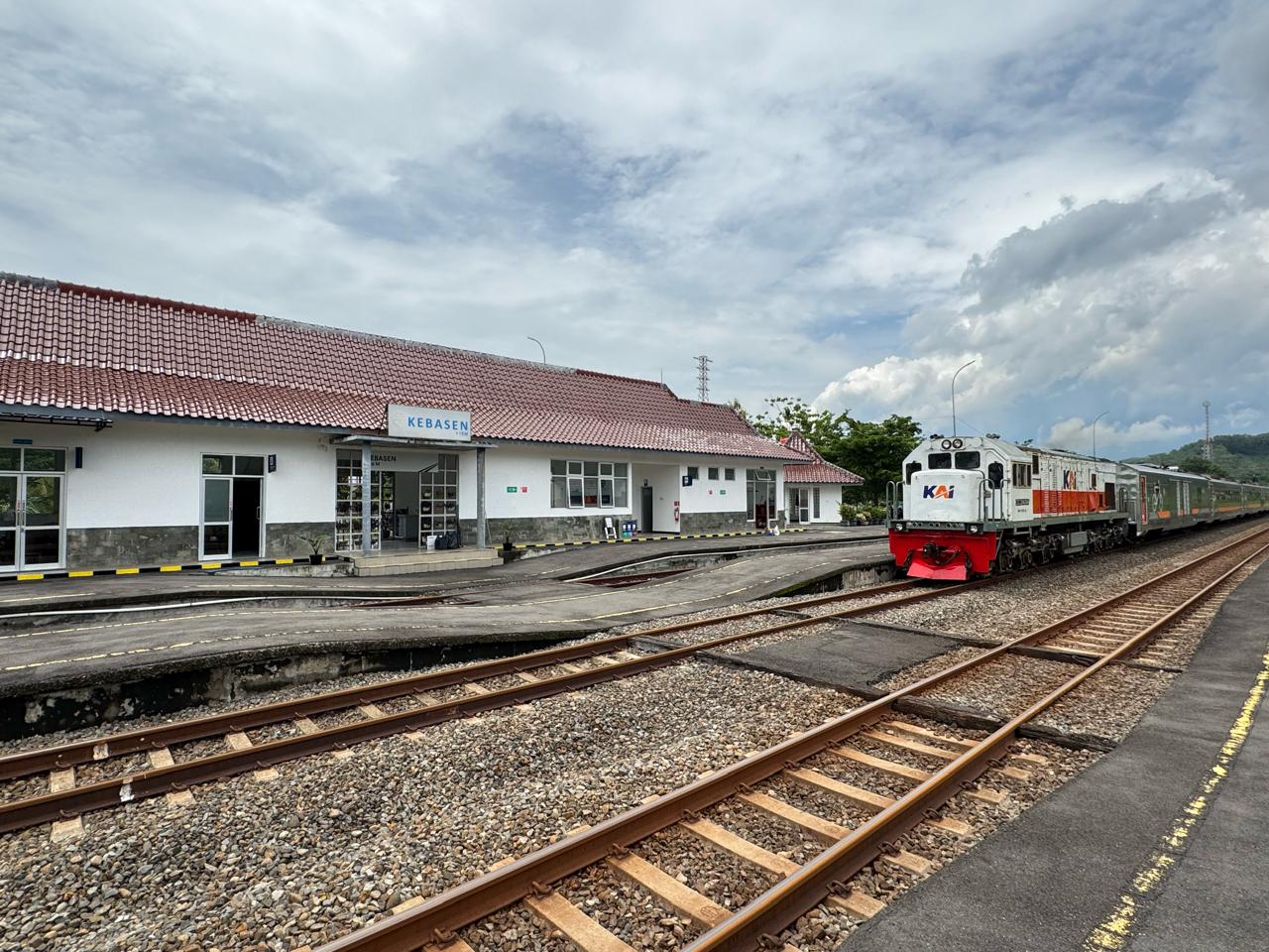 Tidak Semua Rangkaian Kereta Serayu dan Bengawan Berhenti di Stasiun Kebasen, Berikut Jadwalnya