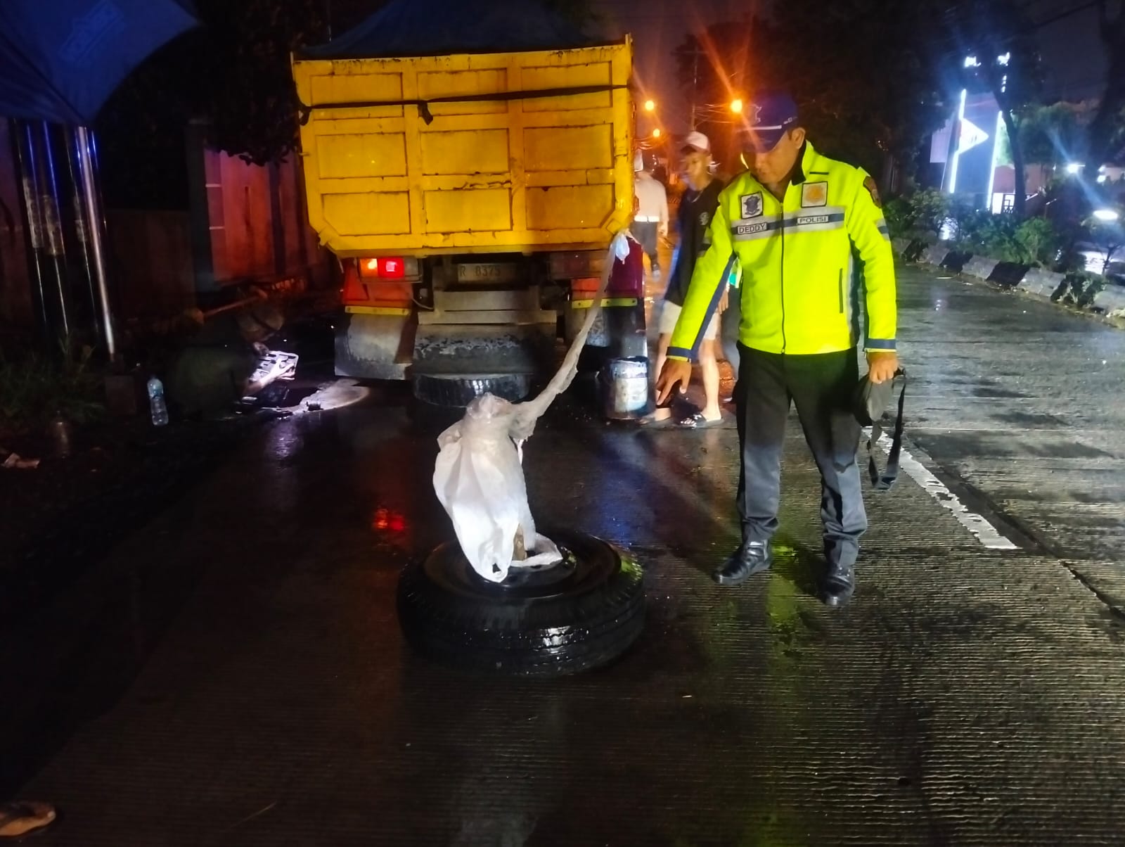 Hantam Truk Mogok di Jalan Gerilya Purwokerto, Pengendara Meninggal