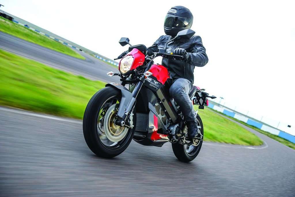 Intip Harga dan Spesifikasi Motor Listrik Victory Empulse TT, Bisa Ngebut 160 Km/Jam!