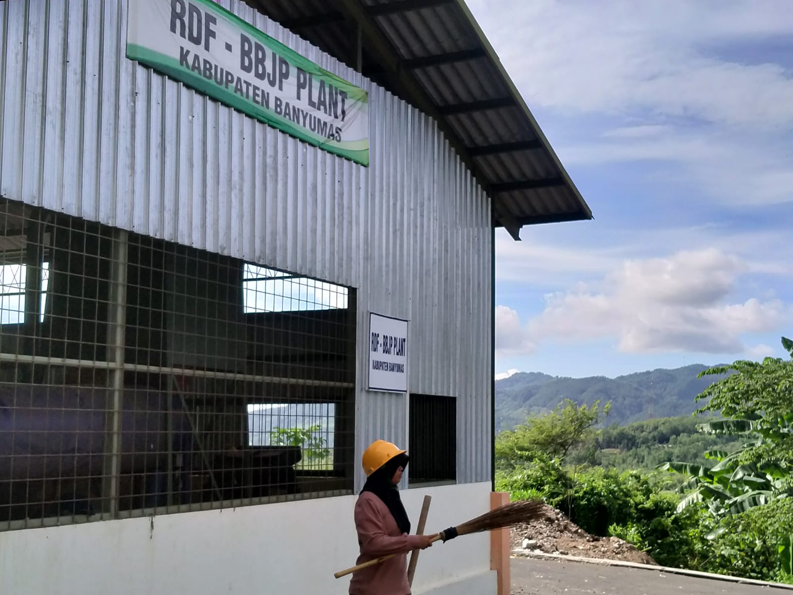 Pabrik Pengelolaan Sampah Bahan Bakar Jumputan Padat Kedungrandu Belum Jalan