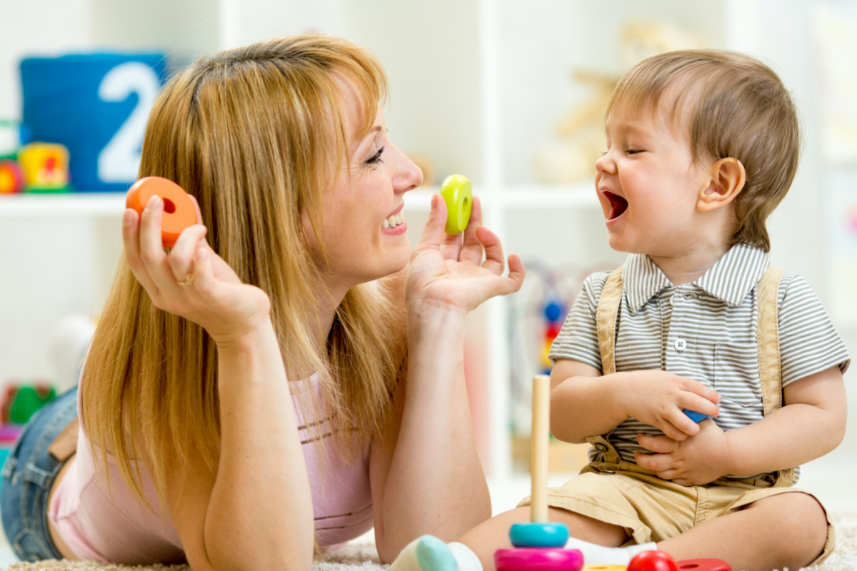 10 Cara Menciptakan Suasana Komunikasi yang Nyaman dengan Anak