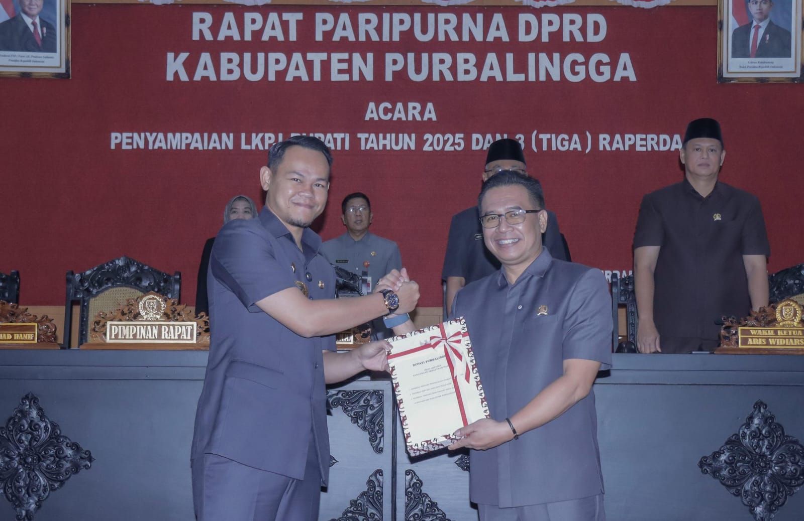 Perlindungan Anak hingga Aset Daerah, Pemkab Purbalingga Serahkan Tiga Raperda ke DPRD