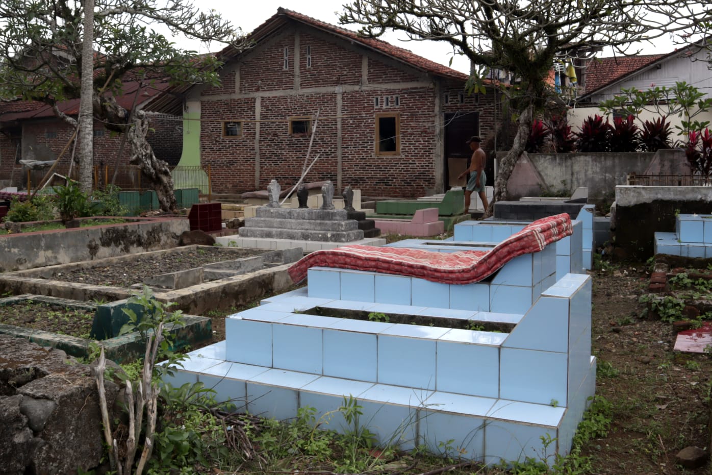 26 Makam di Dalam Kota Purwokerto Penuh