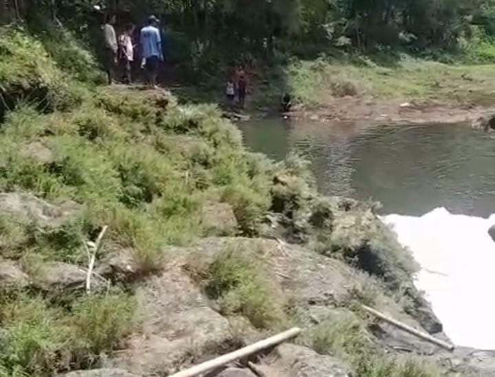 Polisi Selidiki Dugaan Pencemaran Sungai di Mrebet, DLH Tunggu Hasil Uji Laboratorium