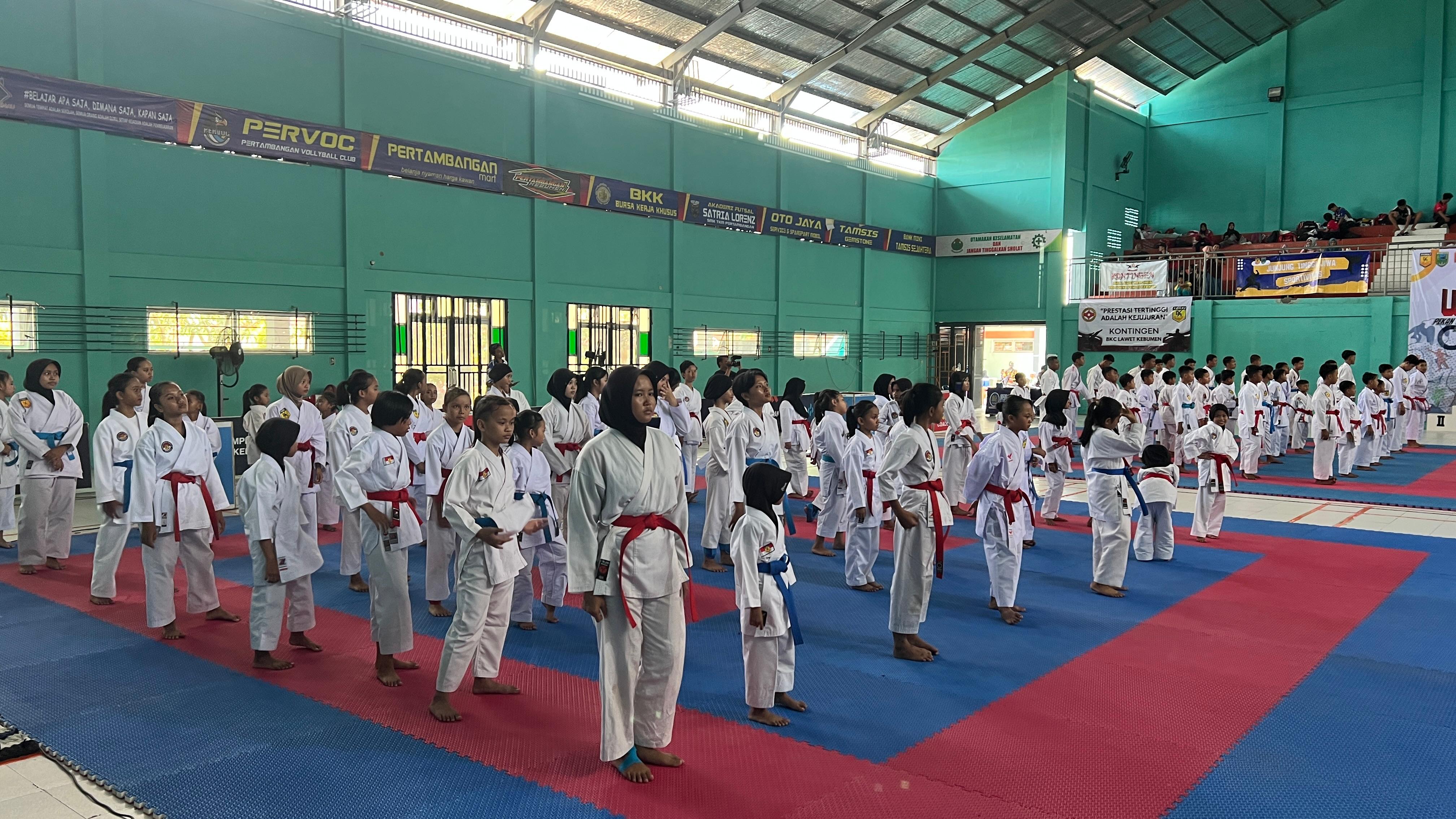 Ratusan Pelajar ikuti POPDA Karate