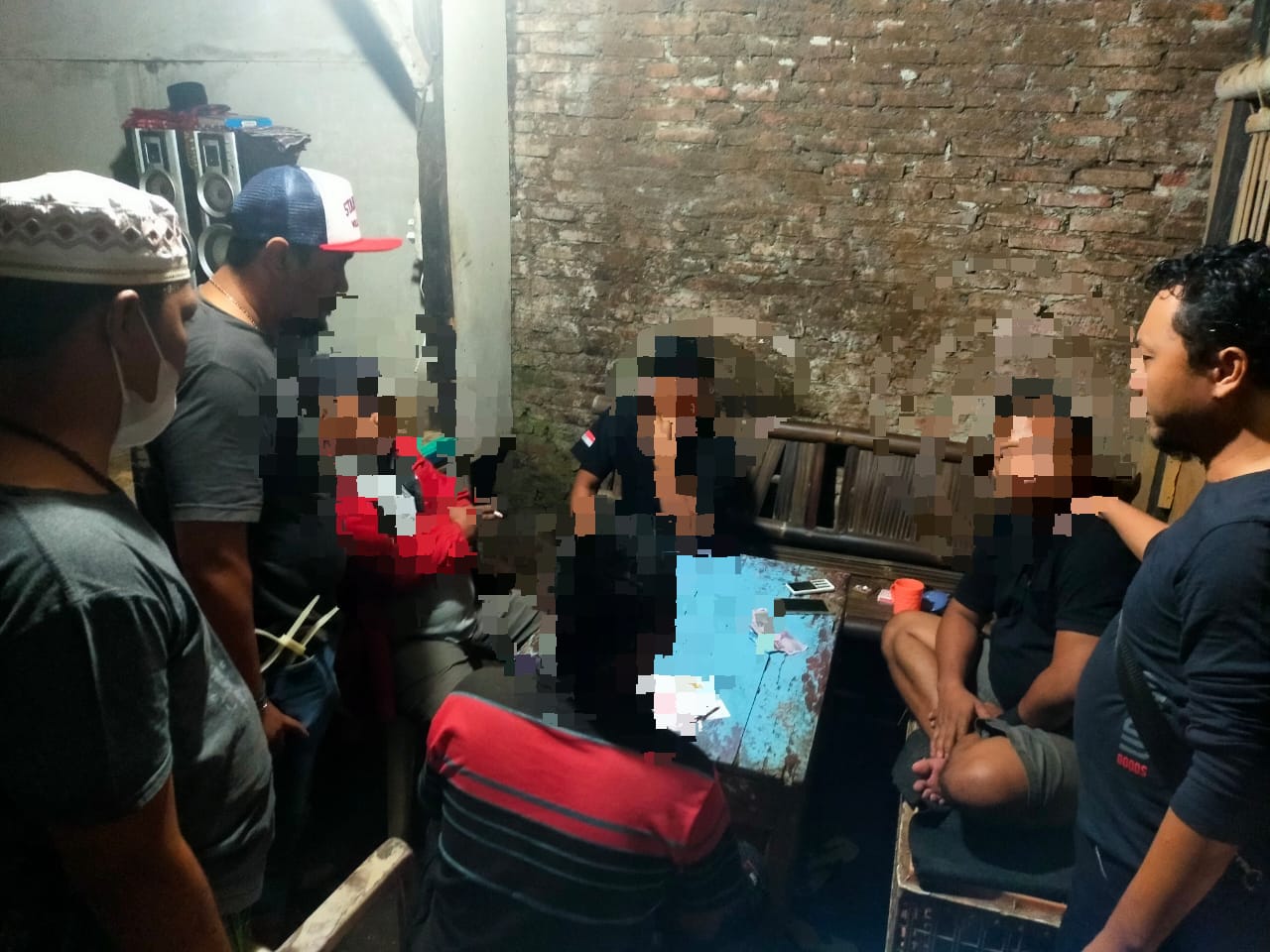 Lagi Asyik Main Judi Remi di Gudang Kecamatan Kembaran, 4 Bapak-Bapak Diciduk Sat Reskrim Polresta Banyumas