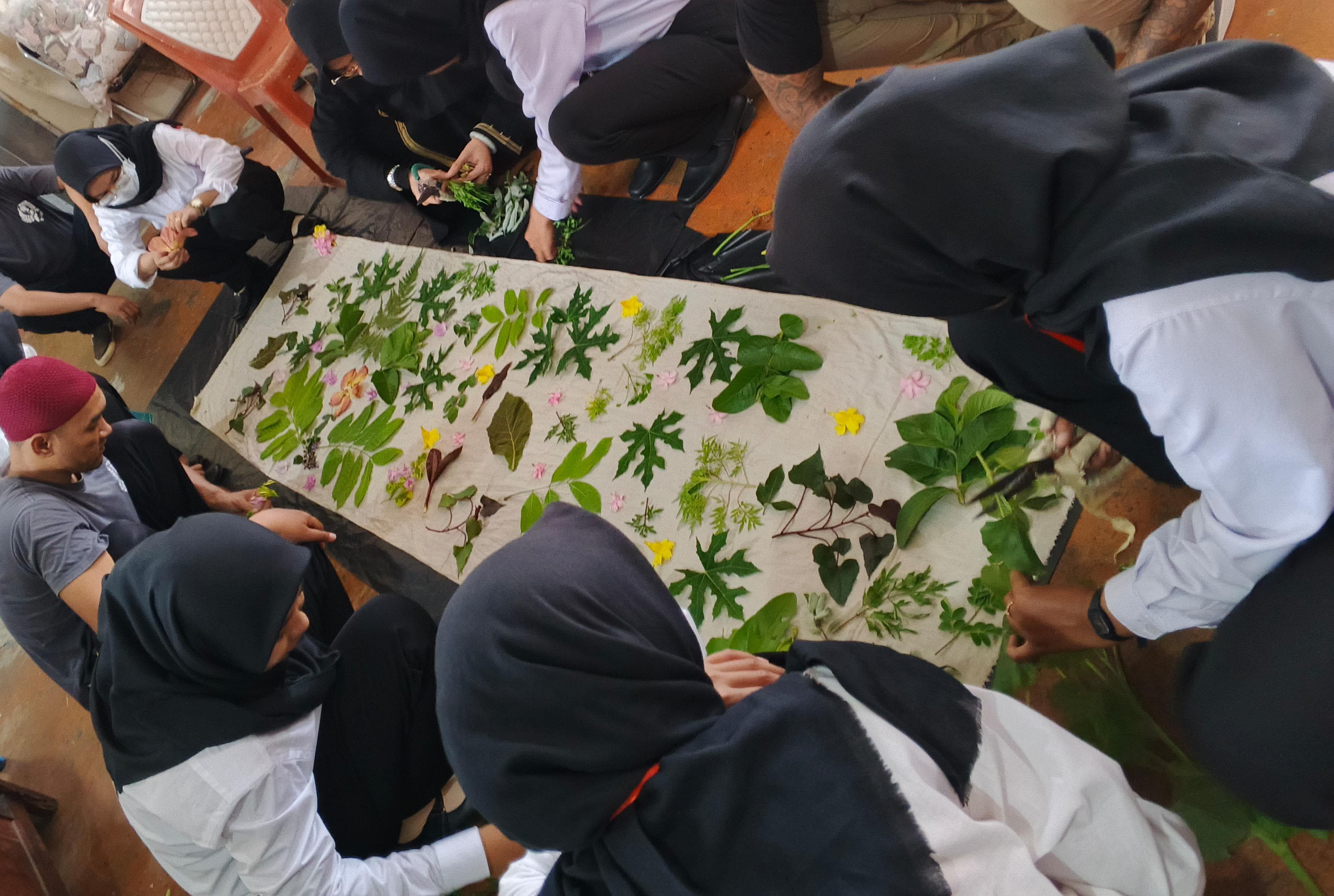 WBP Cilacap Olah Bahan Alam Jadi Produk Batik Ecoprint Bernilai Ekonomi