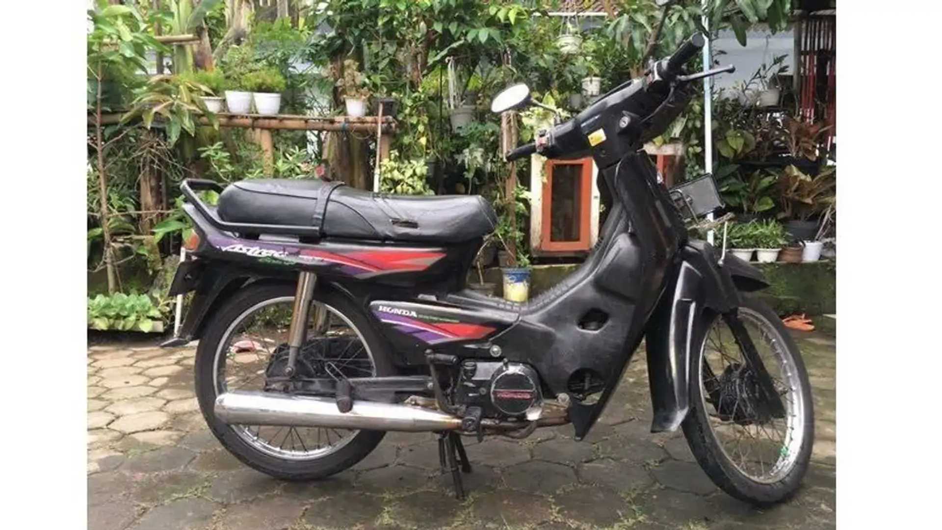 Mau Gaya Retro? Intip Harga Motor Klasik Bekas 4 Jutaan Ini!