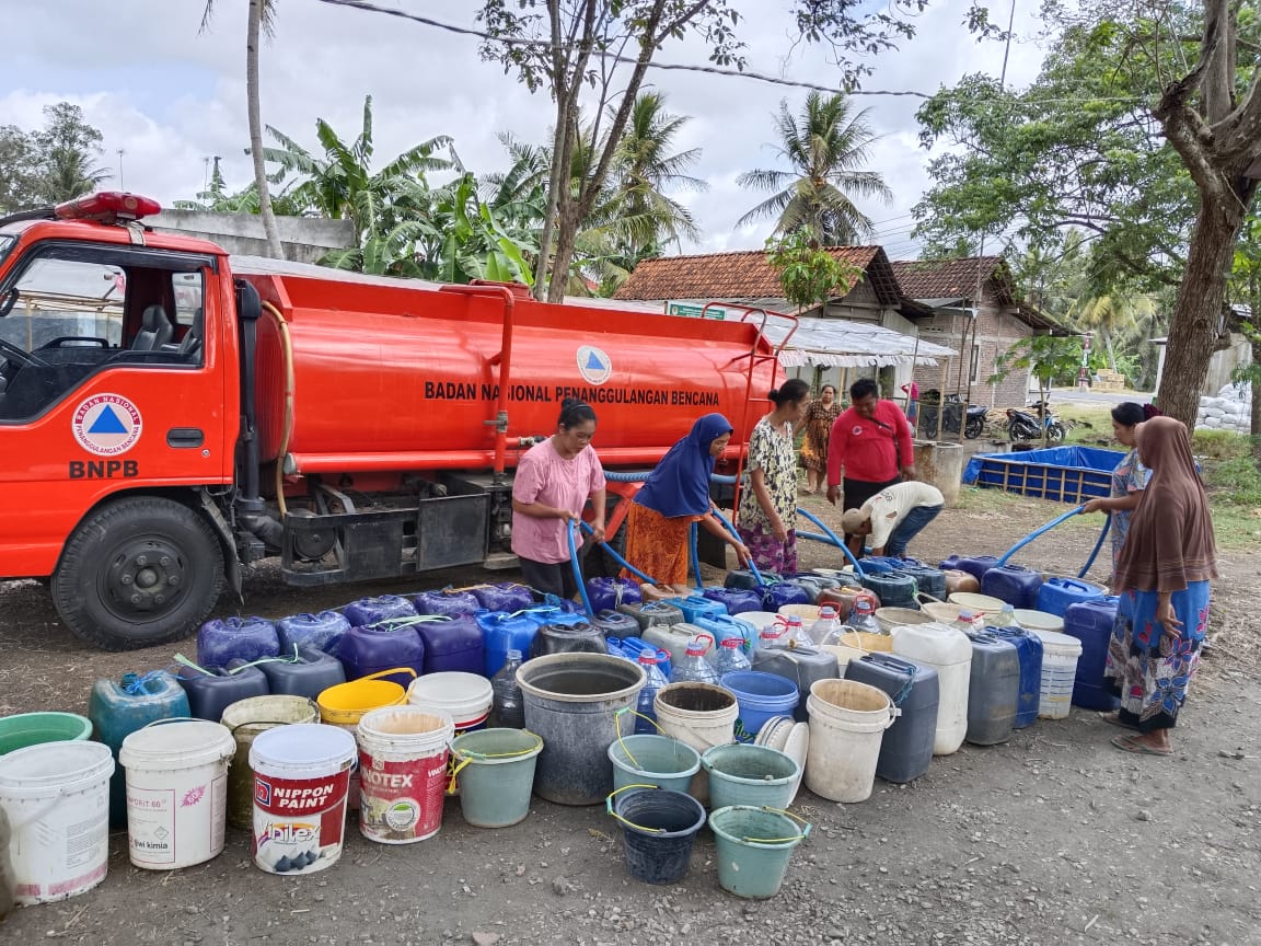 Dampak Kemarau Panjang di Kabupaten Cilacap, Permintaan Bantuan Air Bersih Hampir Tembus 1 Juta Liter