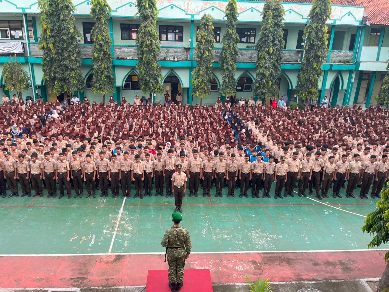 Dandim Kenalkan Seragam Baru TNI