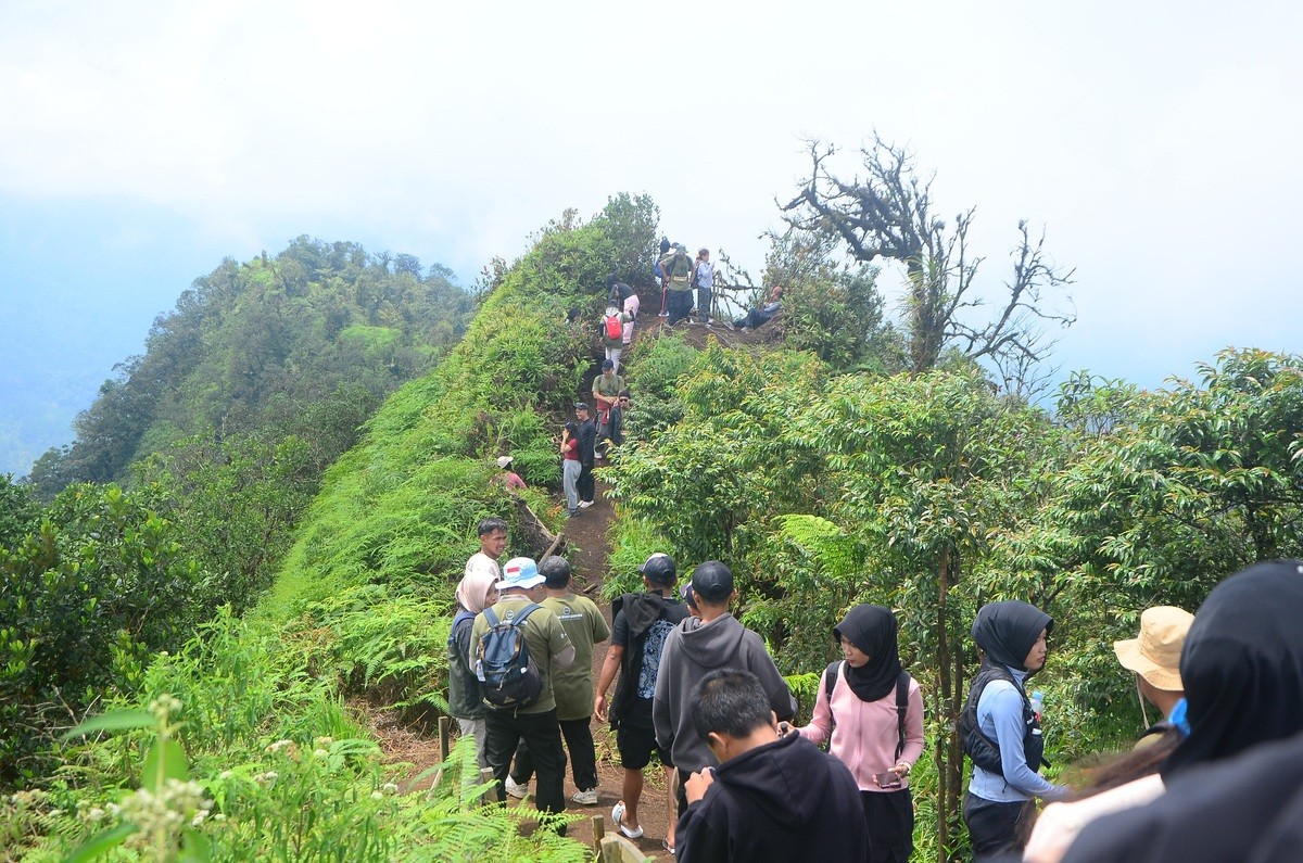Gunung Beser Jadi Saksi Reuni Sehat Alumni IKAGA
