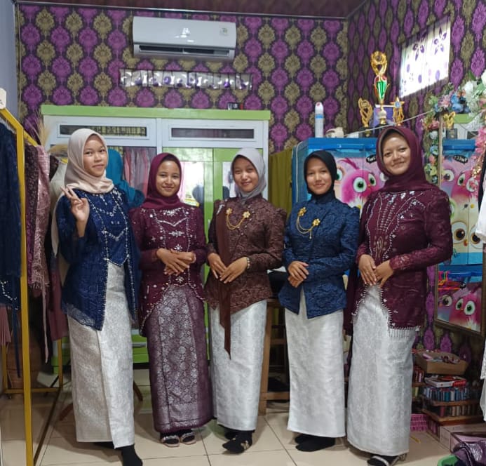 Bulan Kartini Dongkrak Order Sewa Kebaya