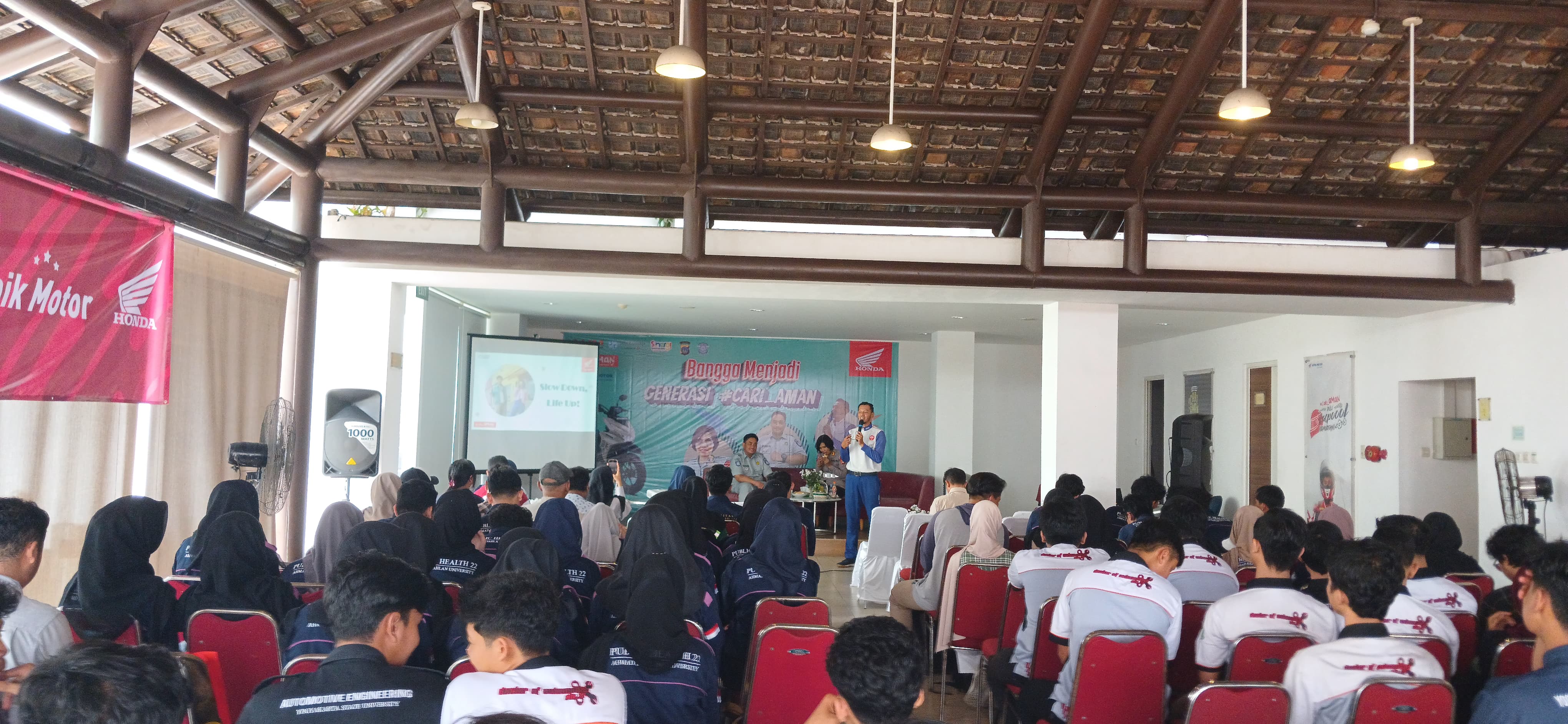 Tips Menjaga Kecepatan Saat Berkendara dalam Seminar Safety Riding