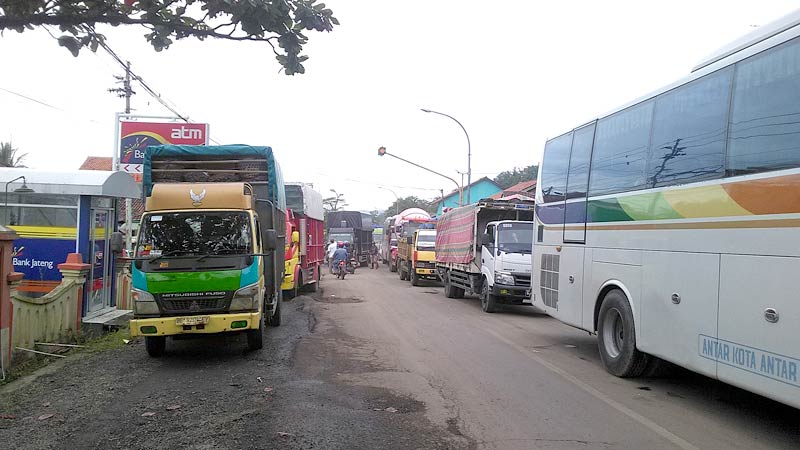 Ajibarang-Brebes Masih Macet