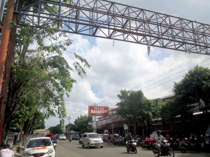 Awas! Bando Jalan Suprapto Cilacap Bisa Ambruk