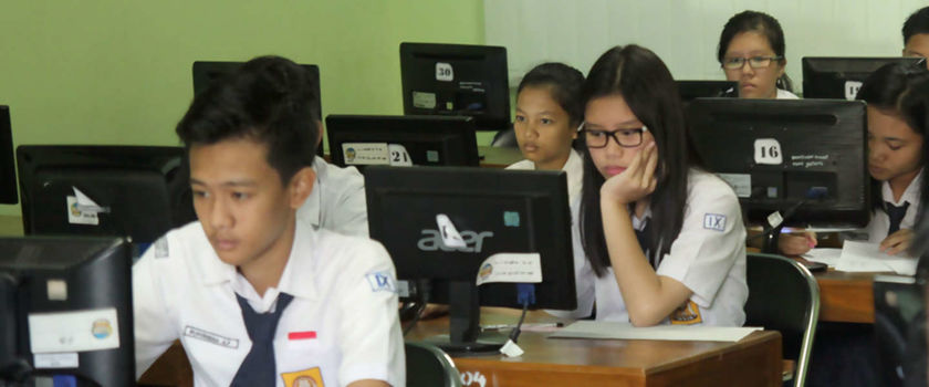 Sekolah Kewalahan Pengadaan Komputer