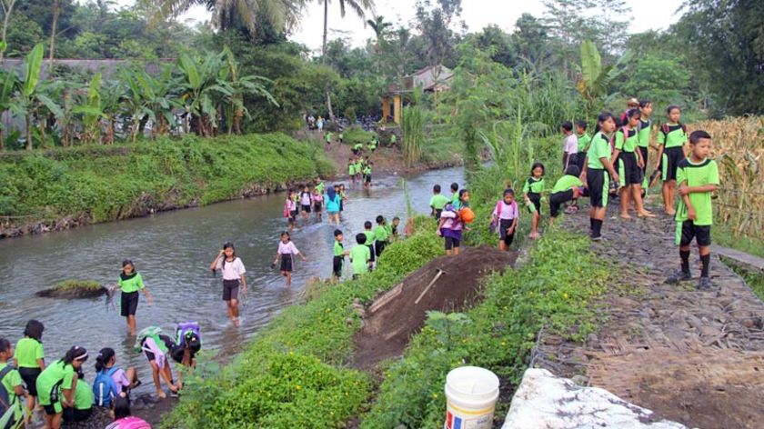 Bupati Janji Buka Akses Tiga Kecamatan  dengan Bangun Jembatan di Sungai Kuning Purbalingga