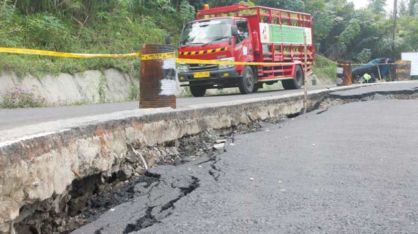 Jalan Banjarnegara-Pekalongan Longsor Lagi