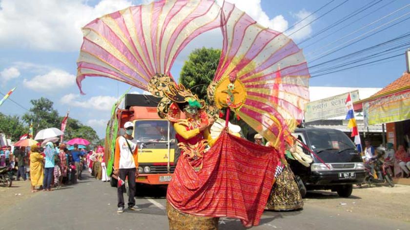 Cantik,-Melenggang-dan-Percaya-Diri