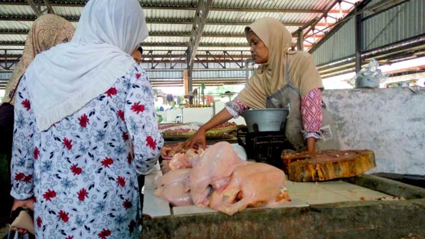 Di Purbalingga Daging Ayam Tembus Rp. 40.000