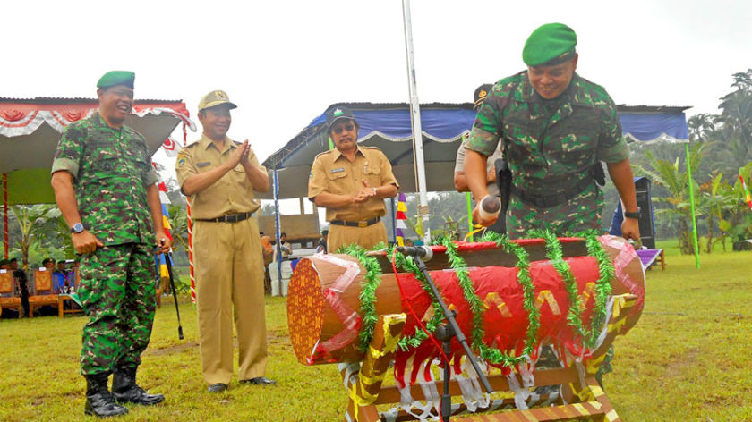 Dandim 0701/BANYUMAS Resmikan Proyek TMMD