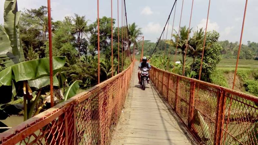 Perbaikan Jembatan Gantung Sidabowa Belum Jadi Prioritas