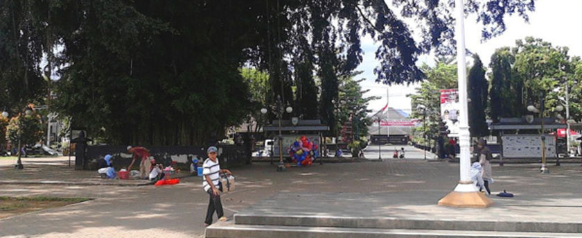 Alun-alun Makin Lengang