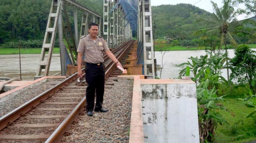 Selfie Berujung Maut di Perlintasan Kereta Api Kebasen Banyumas