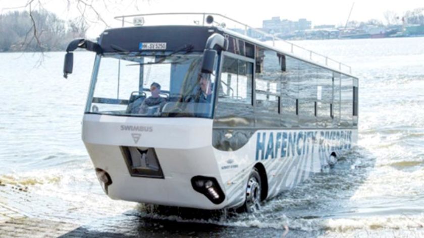 Bus Masa Depan Melaju di Atas Air