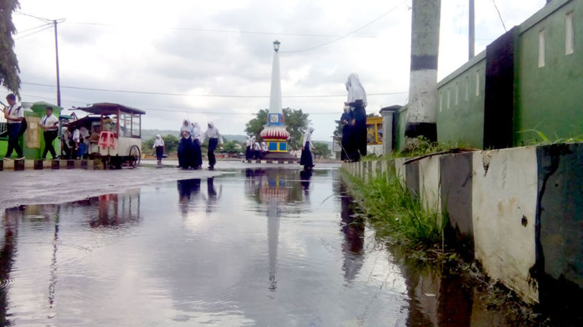 Jalan Alun-Alun Rawan Genangan