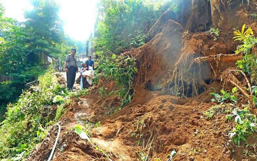 Jalur Gununganyar Lumpuh Total