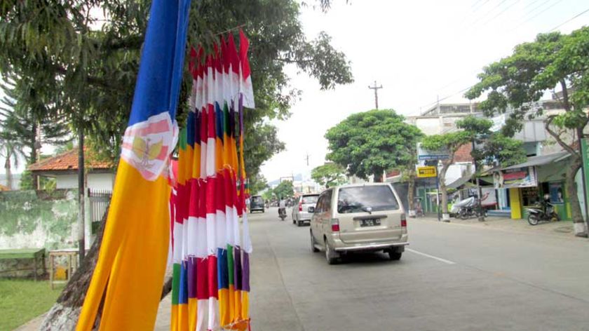 Penjual Bendera Musiman Ramaikan Majenang