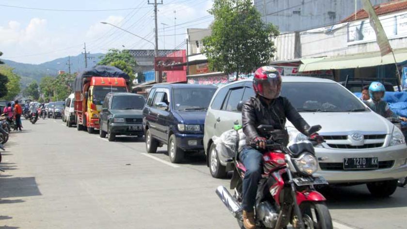 Jembatan Cilopadang Majenang Simpul Macet