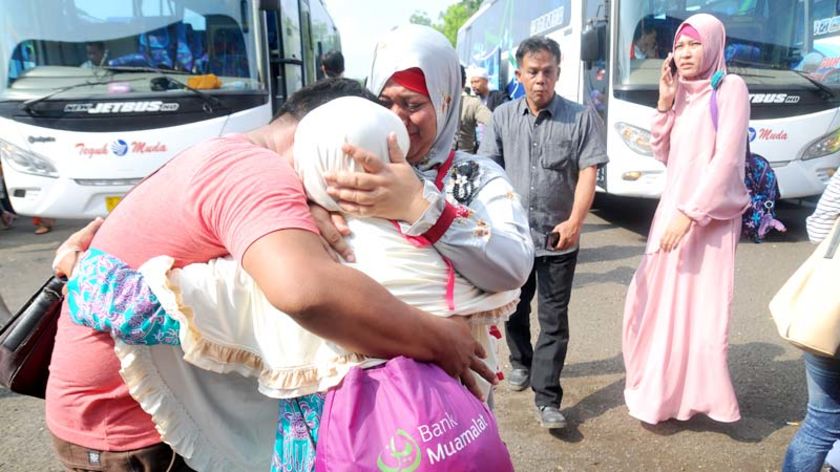 Kepulangan Jamaah Haji Asal Banyumas Disambut Tangis Bahagia