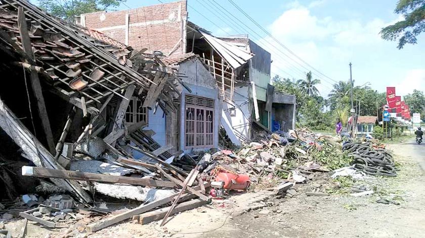 Tabrakan Tronton dan Mikrobus di Ajibarang, Kerugian Ditaksir Mencapai Rp 80 Juta