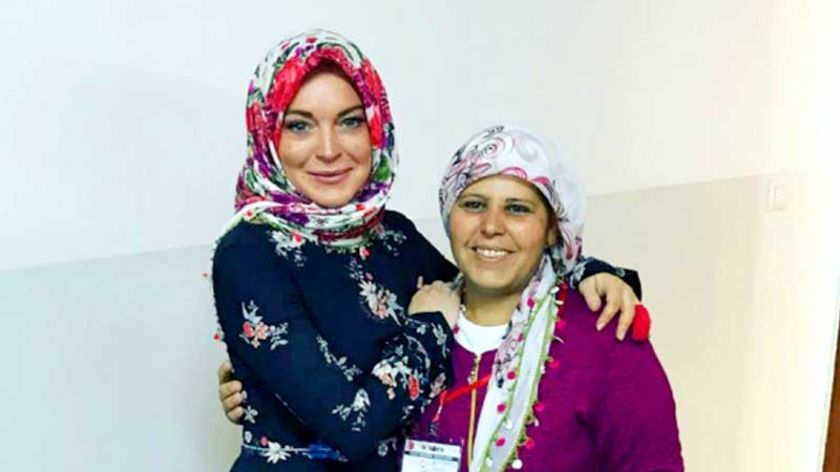 Lindsay Lohan Kunjungi Suriah dan Berhijab