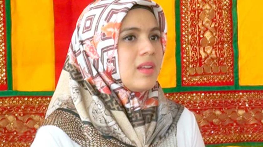 Nycta Gina Mantap Pakai Hijab