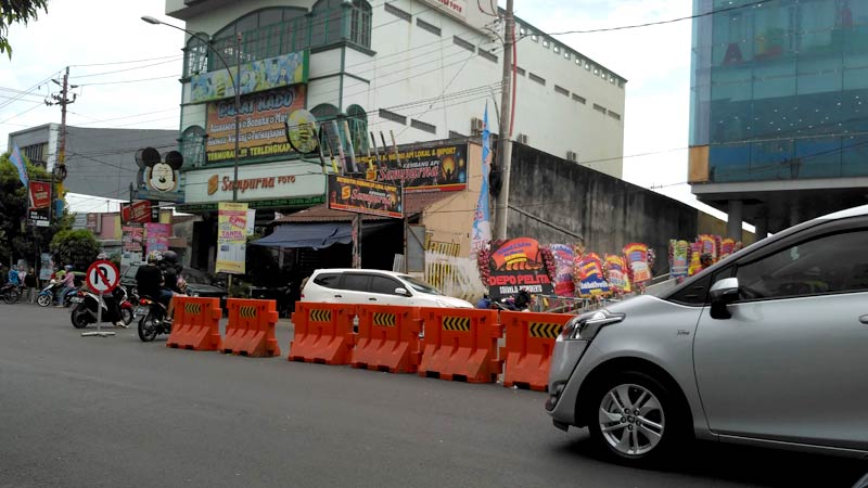 Pengendara Masih Saja Nekat Berputar di Kawasan Rita Supermall