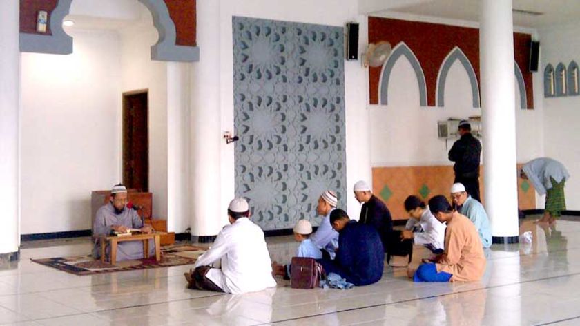 Masjid Al-Faruq Purwokerto Kulon, Manfaatkan Radio Untuk Dakwah