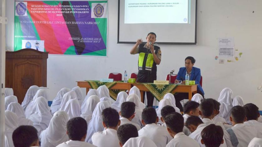 Mahasiswa UMP Gelar Sosialisasi  Tiblantas di Somagede