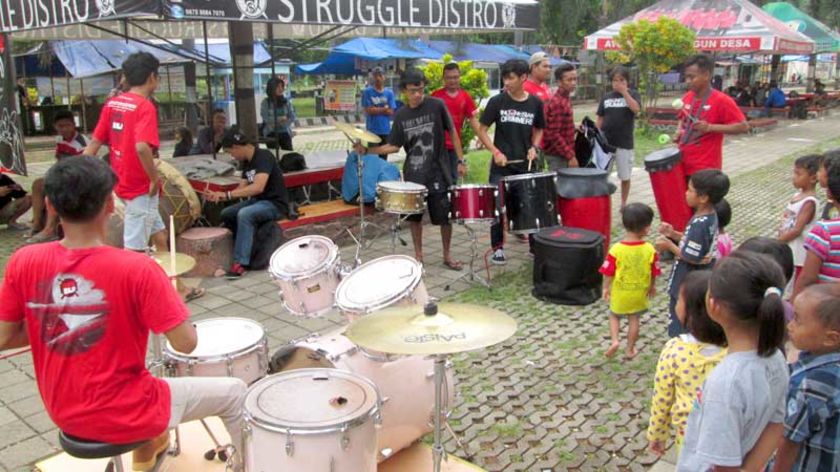 Ngabuburit, Indonesian Drummer Majenang (IDM) Tabuh Bedug dan Drum